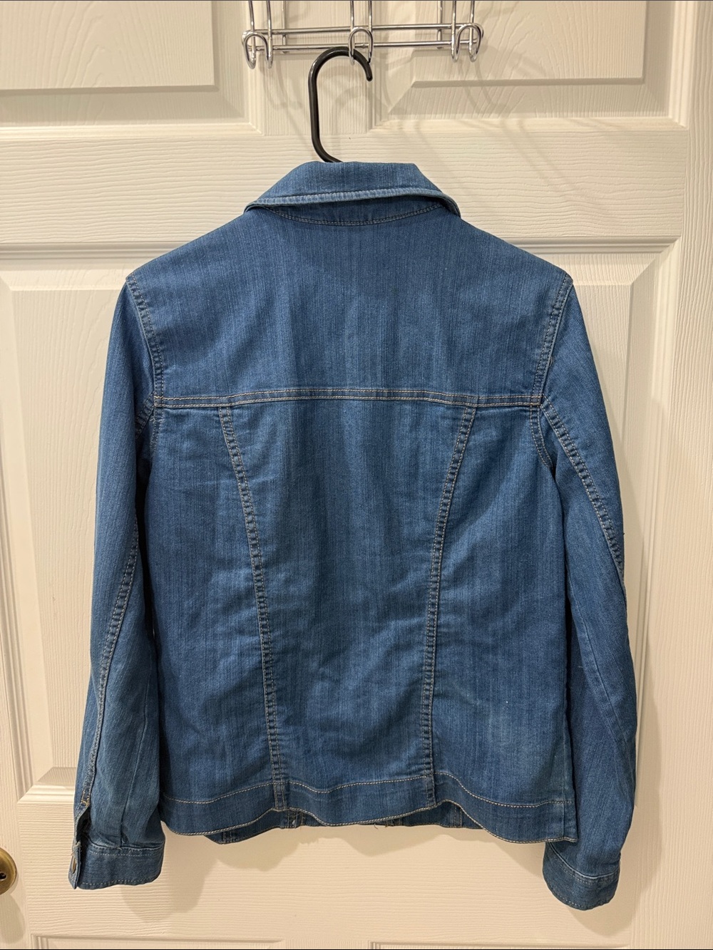 🥳 5 for $25 BUNDLE croft & barrow Blue Denim Jacket with Button Front - Picture 4 of 4